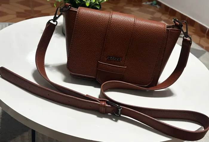 Bolsa tiracolo Caramelo Colcci