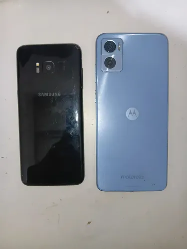 2 CELULARES COM DEFEITO - MOTOROLA E SAMSUNG 