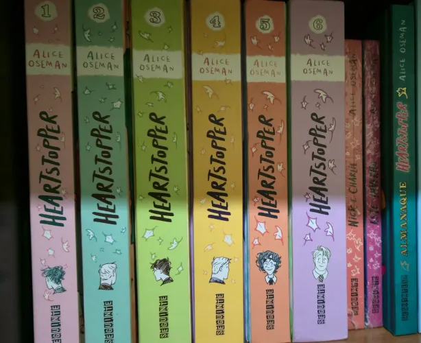 Coleção Completa Heartstopper (Volumes 1 ao 6) + Novelas e Almanaque - Alice Oseman