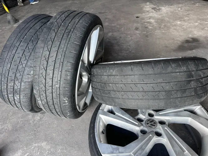 VENDO 3 PNEUS ARO 20- 205/35