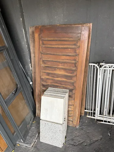 Vendo 6 janelas de correr de madeira