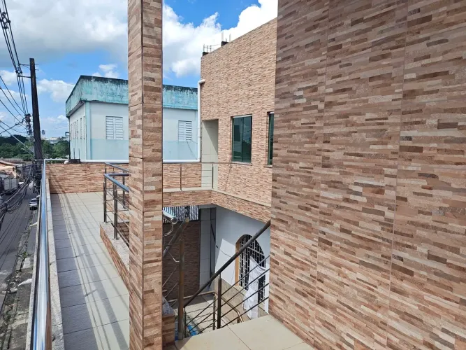 Alugo ótima casa tipo apartamento com 3 dormitórios 