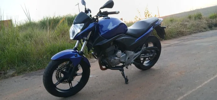 CB 300R 2012 ?