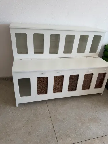 Expositor de ração em MDF