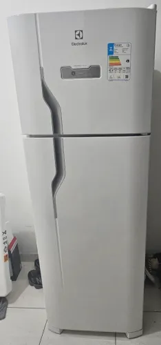 Geladeira frostfree electrolux 310L