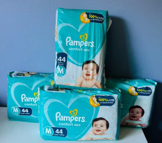 Fraldas descartáveis - Combo 4 pacotes por R$ 180
