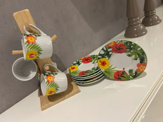 Xícaras e Pires de Café Porcelana alta qualidade Amazon Lyor + Suporte de Madeira