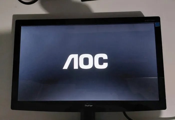 MONITOR AOC 16 polegadas 