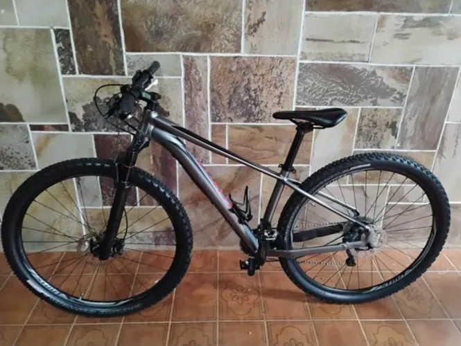 Bicicleta Rockhopper PRO, tamando S 15,5