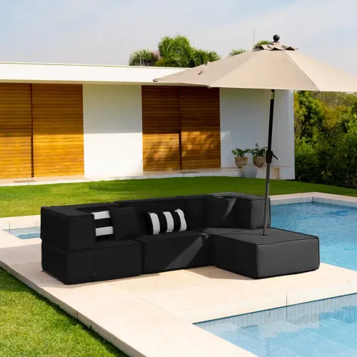 Lounge de área externa com 4 Módulos e 1 Ombrelone