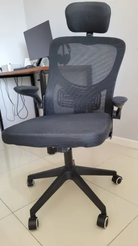 Cadeira De Escritório Ergonômica Giratória Preta Rodinhas (QUEBRADA)