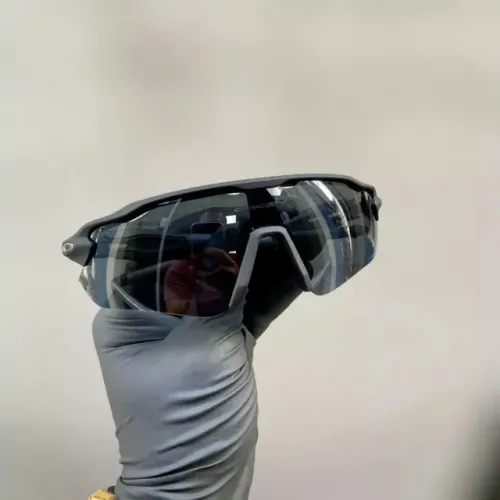 Óculos Oakley Radar E354