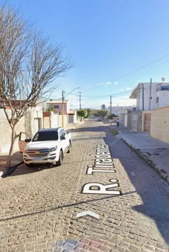 Casa a Venda na Vila Eduardo - Terreno 10x25