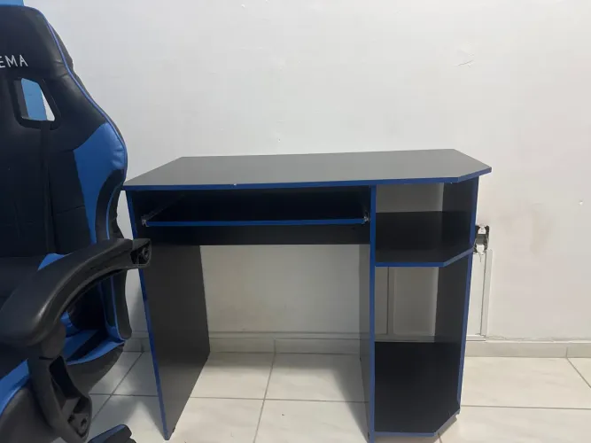 Cadeira gamer + mesa gamer azuis