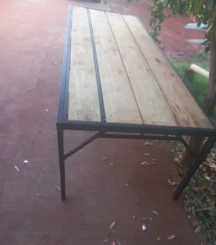 Mesa base de ferro 10 pessoas R$300.00