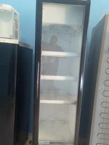 Expositor, preto ,semi novo