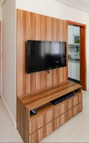 Painel para tv Madeira maciça