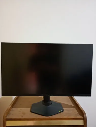 Alienware AW2724DM 27" QHD 180Hz HDR 600 Fast IPS - Impecável