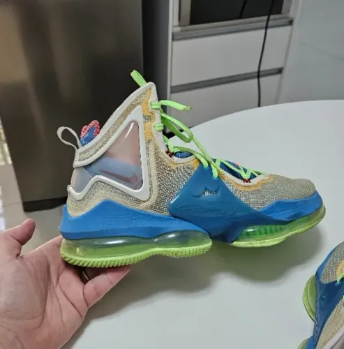 Nike Lebron 19 - Tamanho US 12 - 44 BR