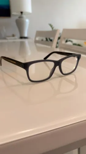 Óculos Dior Homme original, masculino, na elegante cor cinza chumbo.