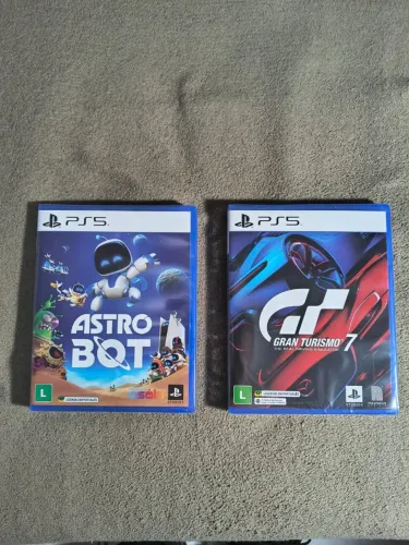Gran Turismo 7 e Astrobot PS5 lacrados.