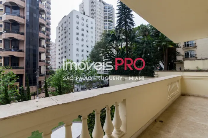 Um Lindenberg de 494 m2 com ares de casa no coração dos jardins