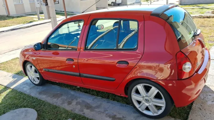 Renault Clio Hi-flex 1.0 16V 5P 2011
