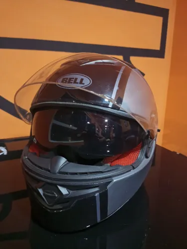 Capacete Bell 58 excelente estado de novo