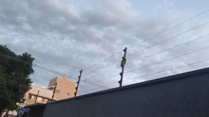 Kit cerca elétrica Intelbras p/20 metros