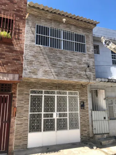 Alugo imóvel residencial