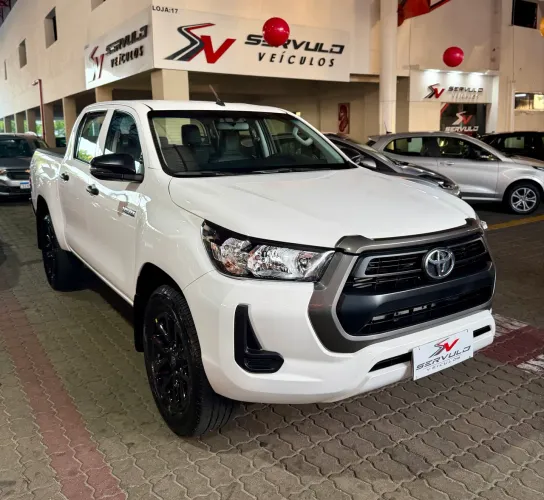 Toyota Hilux CD 4X4 2.8 Diesel Mec. 2025