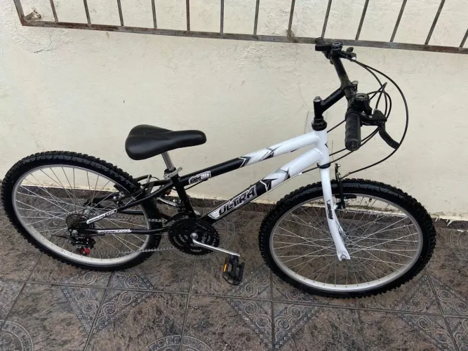 Bicicleta aro 24 infantil ultra 18 marchas em Excelente estado!!