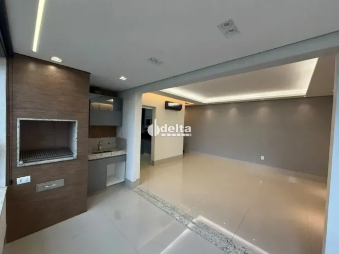 Apartamento com 3 quartos sendo disponível para venda no bairro Segismundo Pereira em Uber