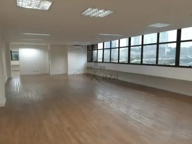 Conjunto Comercial - Vila Olímpia - 133m².