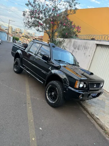 Mitsubishi L200 GLS 2.5 4X4 CD Diesel 2003
