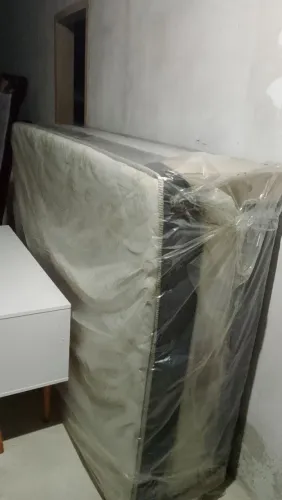 Cama casal conjugado com cabeceira no plástico novo espuma D33.