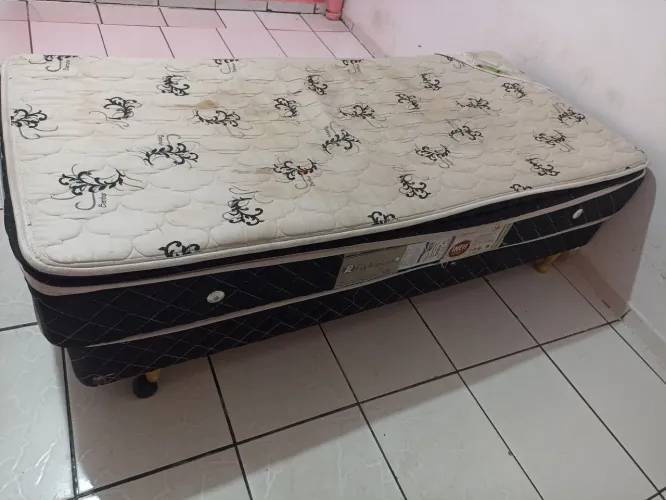 Cama de solteiro + colchão