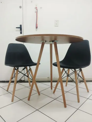 Mesa Redonda + 2 Cadeiras - Semi Novas