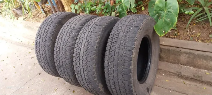 4 pneus Caminhonete Firestone 255 75 15 LT