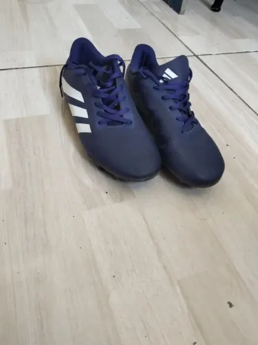 Chuteira Adidas artilheira unissex 