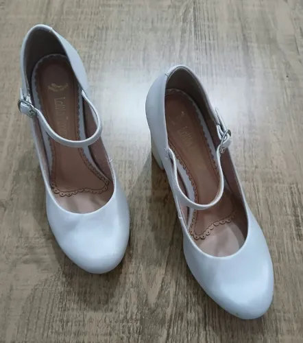 Sapato Lolita Pimenta prateado n.  35
