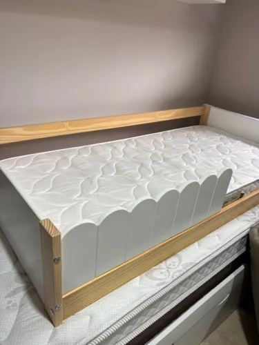 Vendo Mini Cama montessoriana infantil em madeira com colchão D18.