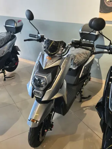 Vendo moto eletrica Jet cinza autopropelido.