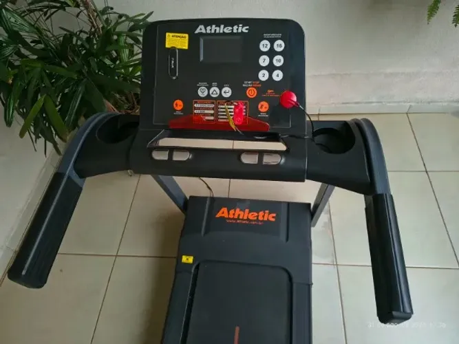 Esteira Athletic Performance - Seminova, semiprofissional e barata!