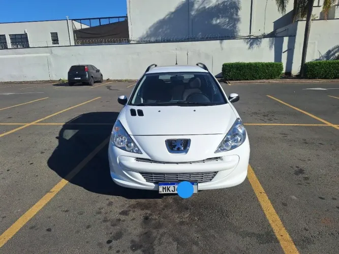 Peugeot 207 SW XR 1.4 Flex 8V 5P 2013