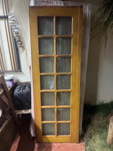 Folha de porta madeira com vidros
