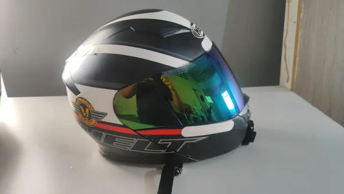 Capacete Helt escamoteável 