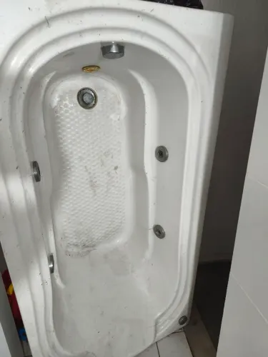 Banheira de hidromassagem com motor e hidráulica
