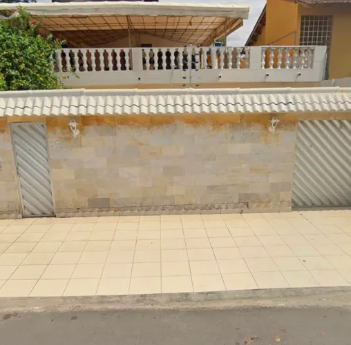 Casa 5 Dormitórios. Adrianópolis.