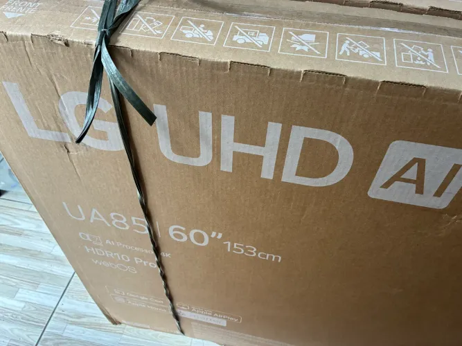 Vendo uma TVs novas na caixa tufos os tamanhos 